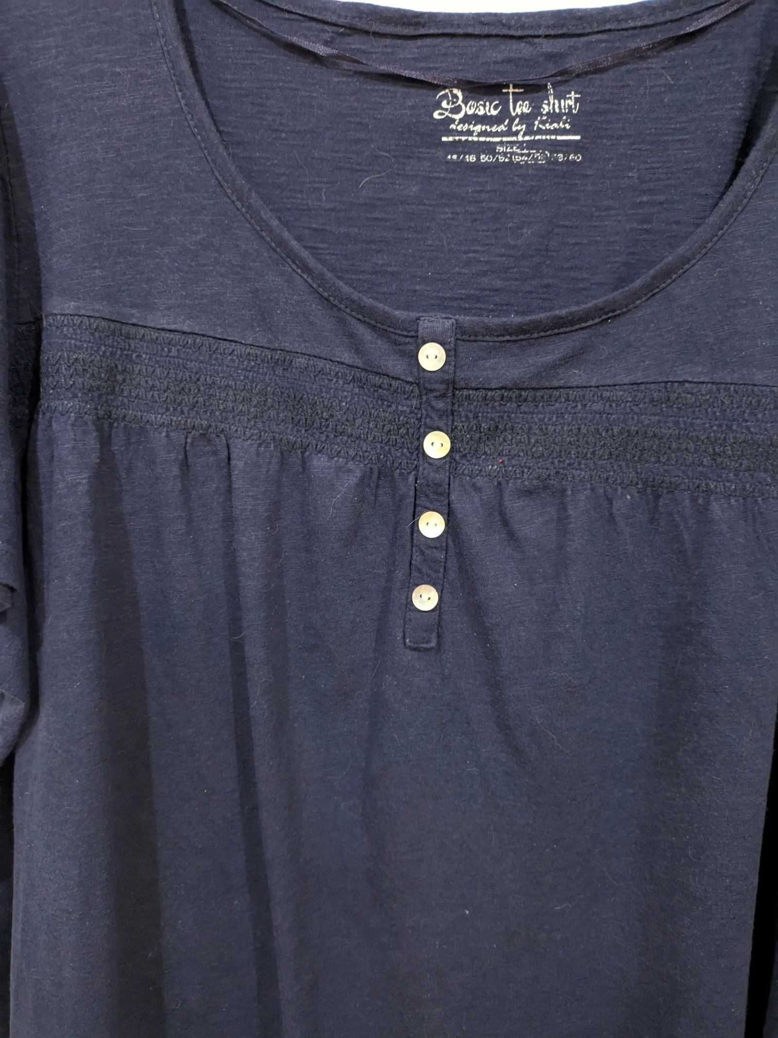 Casual dames T-shirt met korte mouwen in marineblauw met kantdetails en knopen maat 54 – photo 6